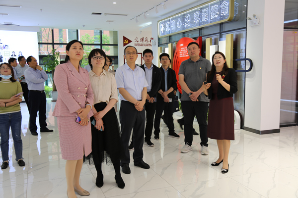 全市非公經(jīng)濟(jì)和社會(huì)組織黨建第二季度工作例會(huì)在新站召開(kāi)！
